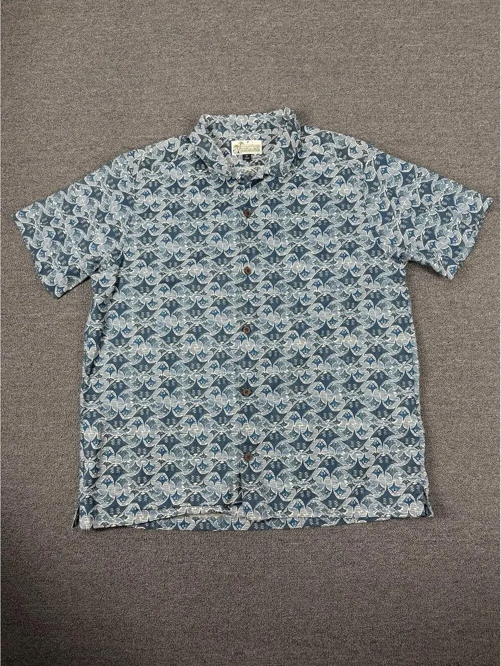 Patagonia Pataloha Men's XL Short Sleeve Hawaiian Shirt Blue Stingray Pattern - Picture 8 of 9